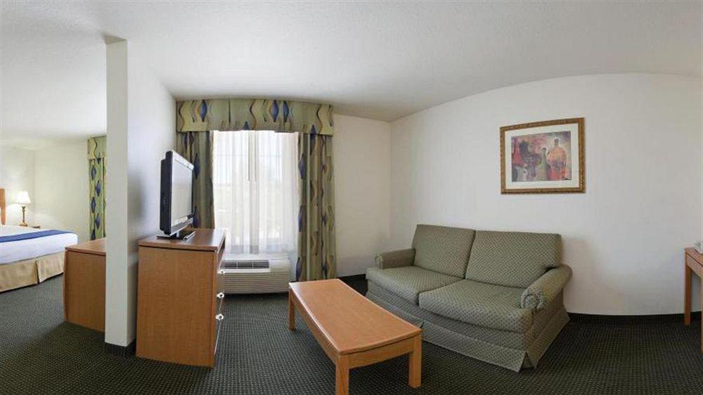 Holiday Inn Express Hotel & Suites Columbus By Ihg Eksteriør bilde