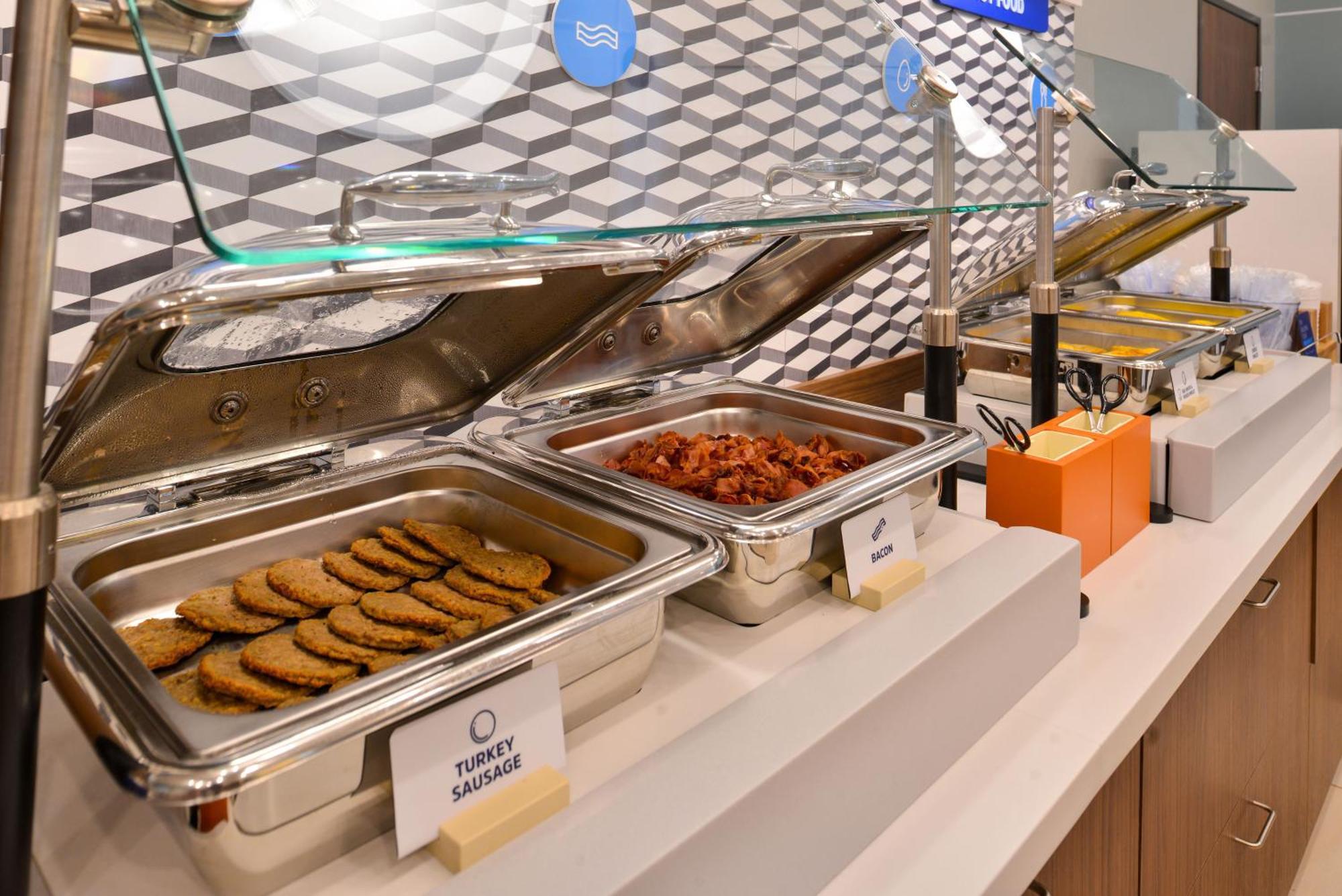 Holiday Inn Express Hotel & Suites Columbus By Ihg Eksteriør bilde