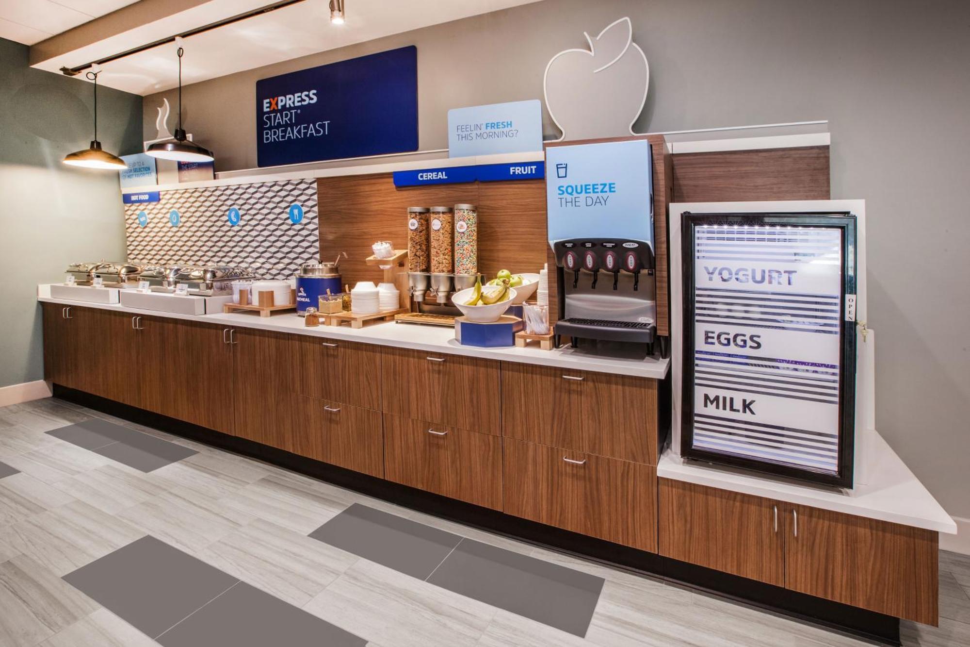Holiday Inn Express Hotel & Suites Columbus By Ihg Eksteriør bilde