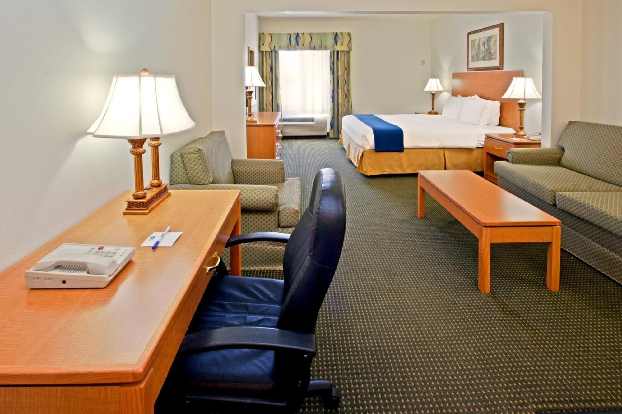Holiday Inn Express Hotel & Suites Columbus By Ihg Eksteriør bilde