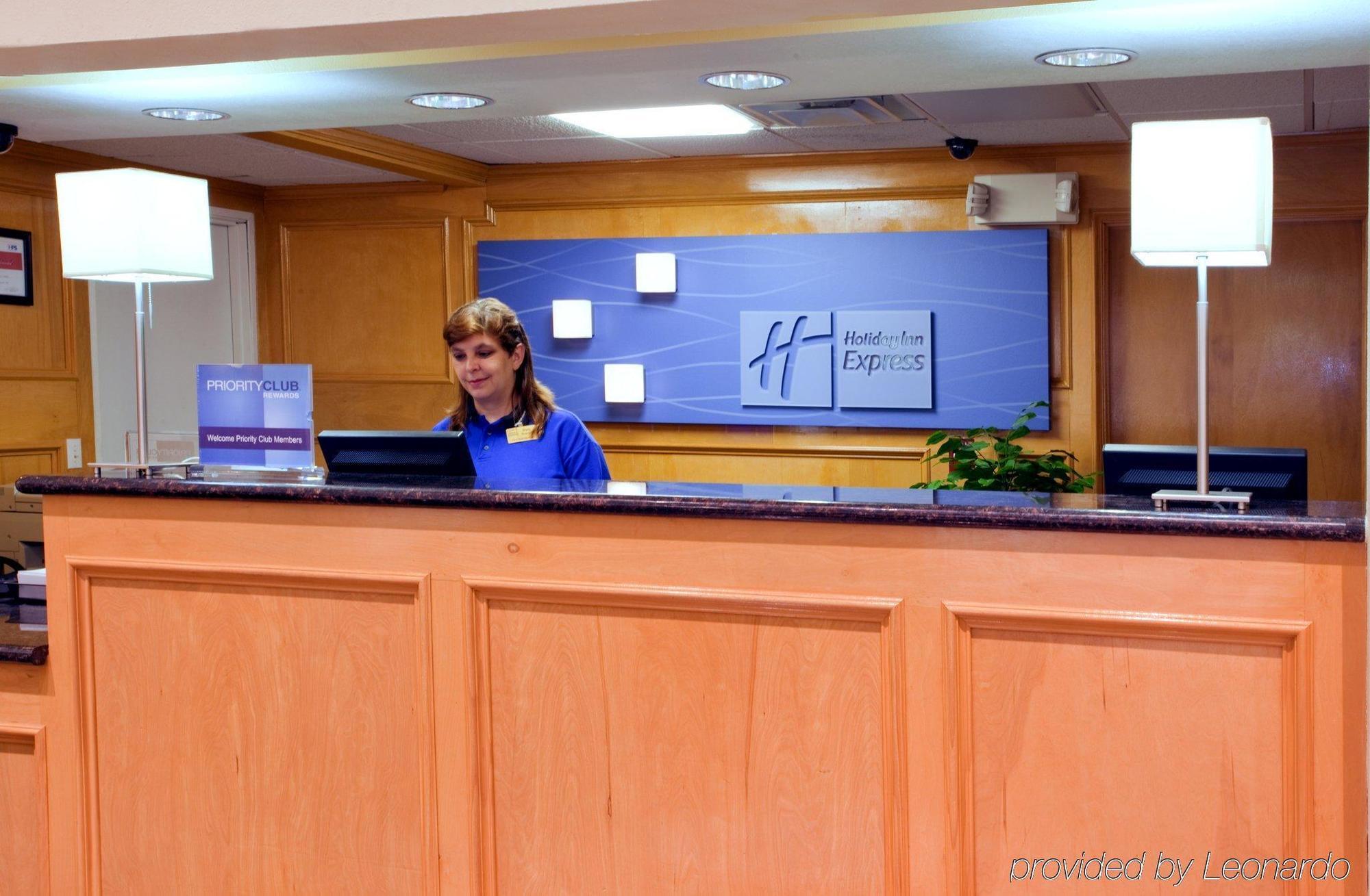 Holiday Inn Express Hotel & Suites Columbus By Ihg Interiør bilde